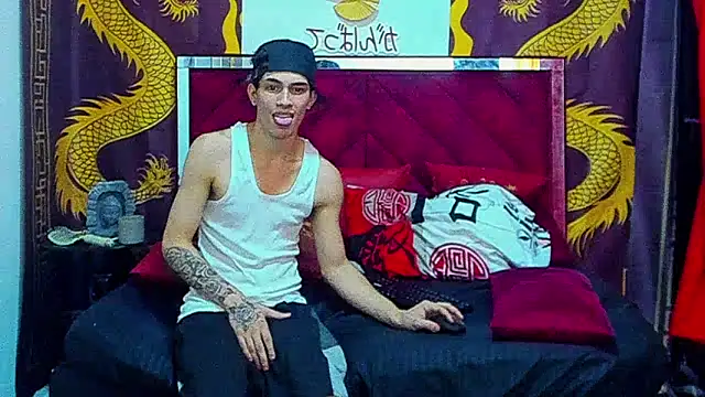 Pride_couple élő XXX-chatje