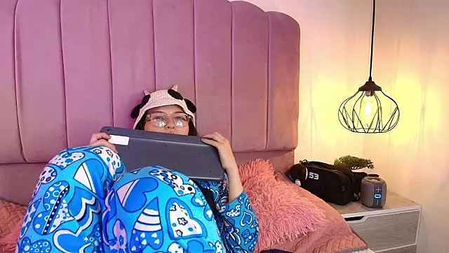 Hanabie_'s Live XXX Chat