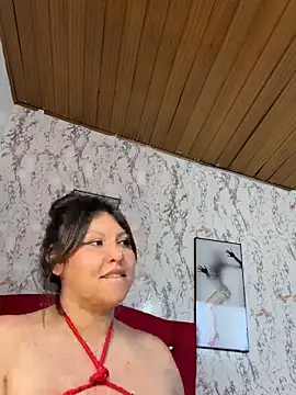 Larissa_Antonella Adlı Modelin Canlı XXX Sohbeti