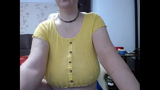 Mary_x Show in webcam