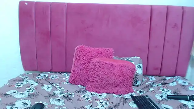 Yelowbone Adlı Modelin Canlı XXX Sohbeti