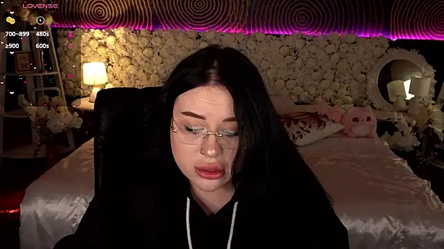 Czat XXX na żywo – SerahMirabeli