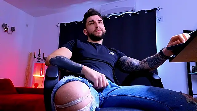 Czat XXX na żywo – MightyAaron66