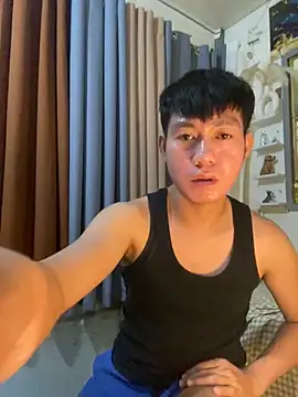 Chat XXX en directo de xshyboyx