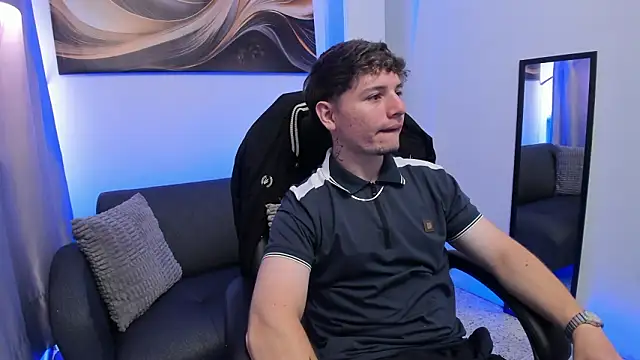 Chat XXX en directo de Leoo_Miller