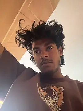 RavenKisses Webcamshow