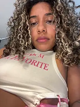 Belkaj élő XXX-chatje