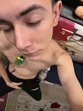 دردشة FireGuy_99 الجنسية المباشرة