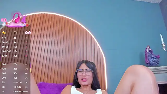 NayeCloud Chat XXX in diretta