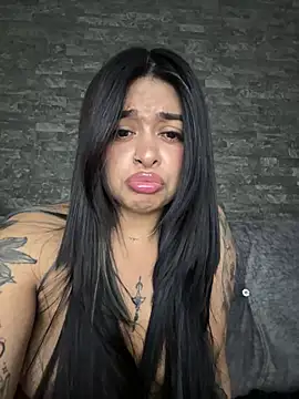 Saray_charmante: διαδικτυακό σόου στην κάμερα