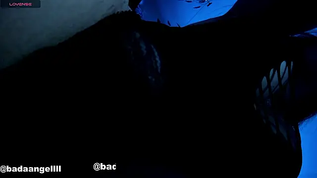 midnight_angell Adlı Modelin Canlı XXX Sohbeti