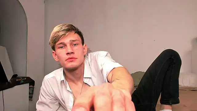 Volan_Starts Webcam Show