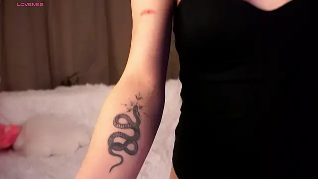 NakeshaPogar Obrolan Langsung XXX