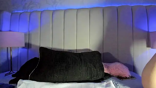 Chat XXX en directo de Cherry_Adamss