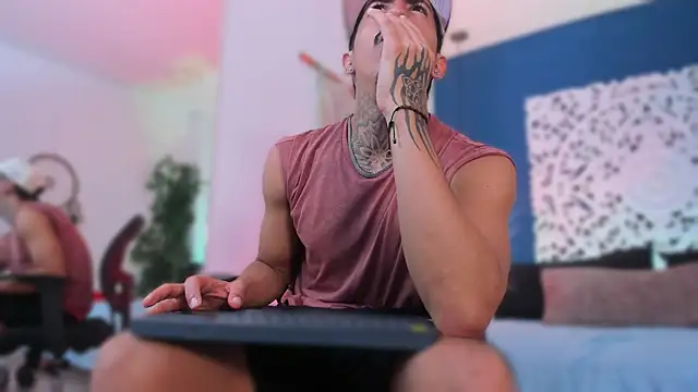 Онлайн чат XXX Donovan_Desmond