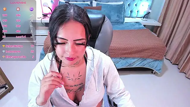 Chloe_Foxx__ Live XXX-chat