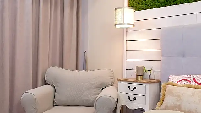 IsabellaMysty Adlı Modelin Canlı XXX Sohbeti