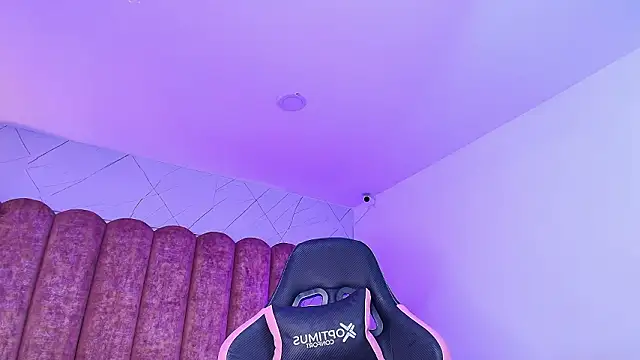 Fluffy_Bubble21: απευθείας συνομιλία ΧΧΧ