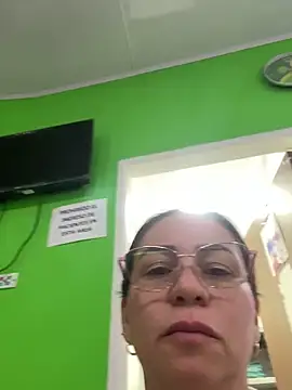 HealingHoney Adlı Modelin Canlı XXX Sohbeti