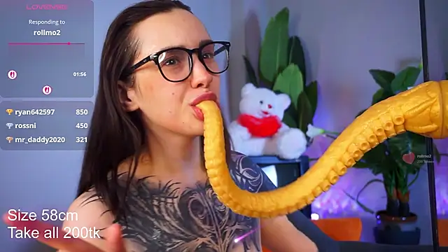 EvaCanton élő XXX-chatje