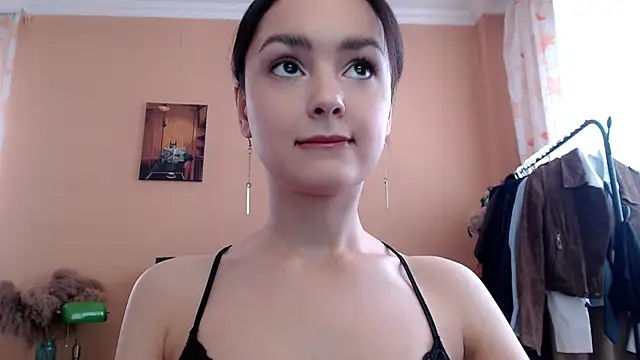 CuteRuby99 Adlı Modelin Canlı XXX Sohbeti