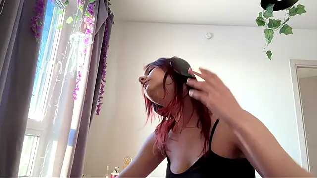 LunaMackyのライブXXXチャット