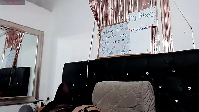 Baby_hornyJM Adlı Modelin Canlı XXX Sohbeti