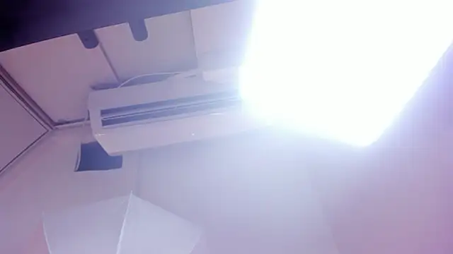 millieskinny18_'s Live XXX Chat