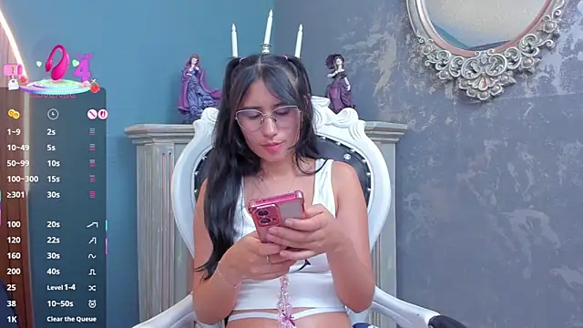 Czat XXX na żywo – NayeCloud