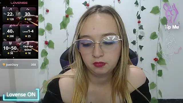Liaroberts1 Live XXX Chat