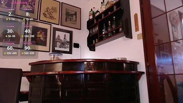 แชท XXX สดของ MagdalenaMercedes