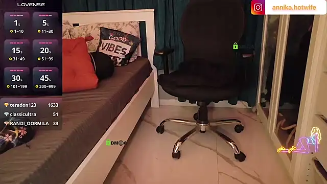 Show de CharmingTania na webcam