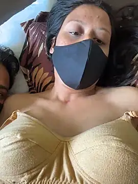 Chat +18 de indianshycouple ao vivo