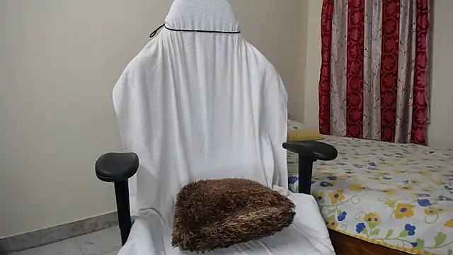 Sexy_HouseWifee: διαδικτυακό σόου στην κάμερα