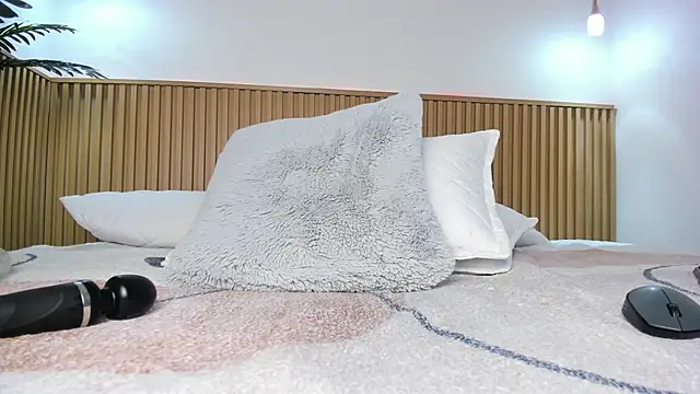 Sarita__Gomez Adlı Modelin Canlı XXX Sohbeti