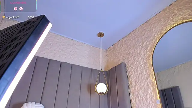 Elise_Diamond Adlı Modelin Canlı XXX Sohbeti