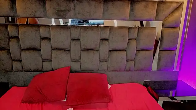 Aniajoness_: απευθείας συνομιλία ΧΧΧ