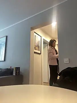 Ms-Lust1- Chat XXX in diretta