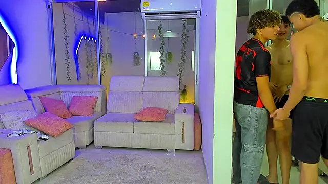 Houseofwarrios Chat XXX in diretta