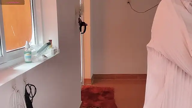 Tieu-May élő XXX-chatje