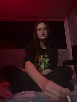 SafeinouterSpace's Live XXX Chat