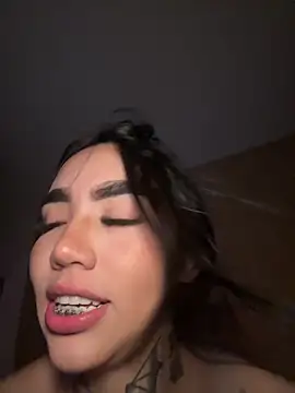 XXX chat uživo modela Nickiiiii