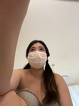 دردشة KikiTherapy الجنسية المباشرة