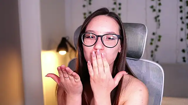 Živý XXX chat WhyEmmyCry