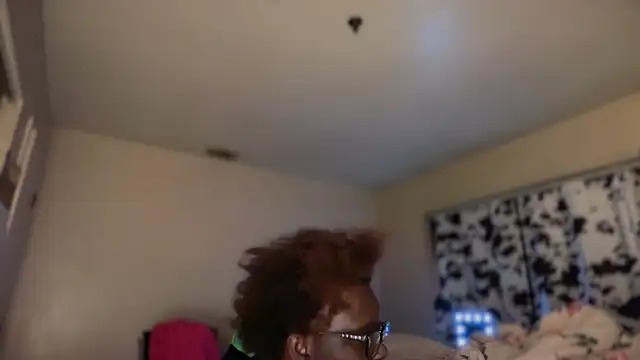 Yagurl___west Adlı Modelin Canlı XXX Sohbeti