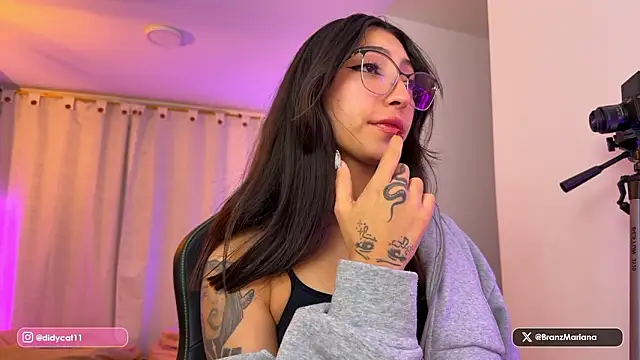 MarianaBranzz Chat XXX in diretta