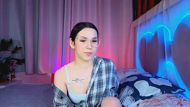 -CindyLou's Live XXX Chat