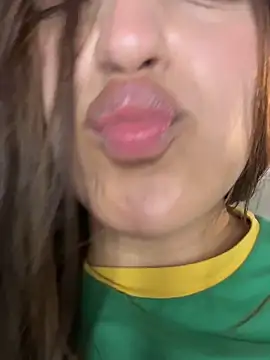 AngellaMoraaのライブXXXチャット