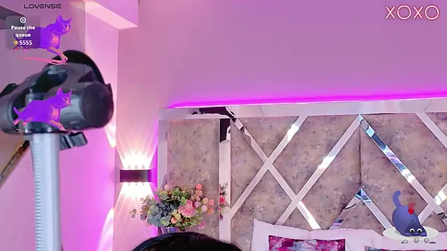 Chatroom XXX en direct de JaneeDaviss