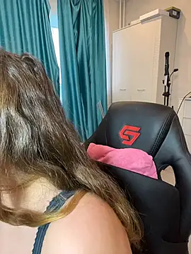 Chat +18 de DienkaGreen ao vivo